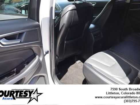 Used 2018 Ford Edge Titanium w/ Technology Package AWD/4WD image 26