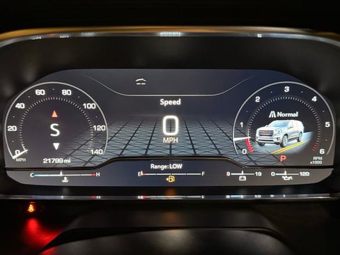 Used 2024 GMC Yukon XL SLT w/ SLT Luxury Package image 18