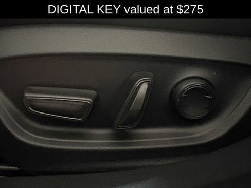 Used 2026 Toyota Prius Plug-In Hybrid FWD image 8