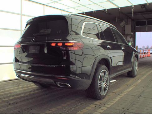 Used 2025 Mercedes-Benz GLS 450 4MATIC image 31