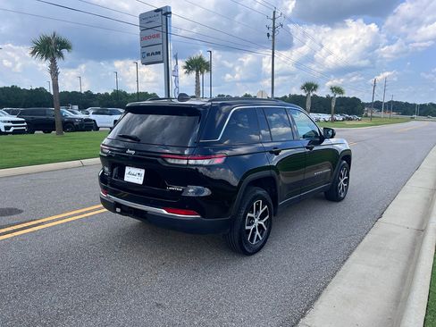 Certified 2025 Jeep Grand Cherokee Limited w/ Trailer Tow Package AWD/4WD image 2