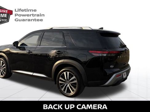 Certified 2025 Nissan Pathfinder Platinum AWD/4WD image 4