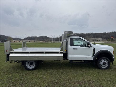 New 2026 Ford F550 4x4 Regular Cab Super Duty image 8