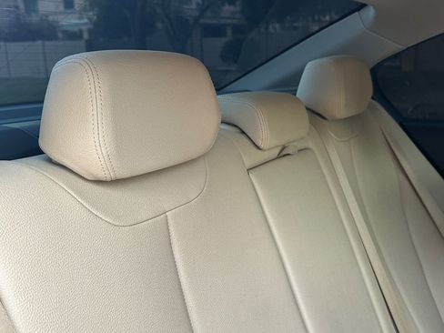 Used 2018 BMW 320i Sedan image 16