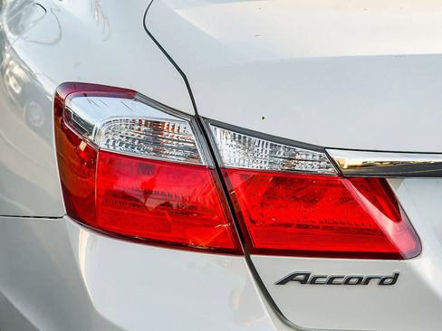Used 2013 Honda Accord LX image 8