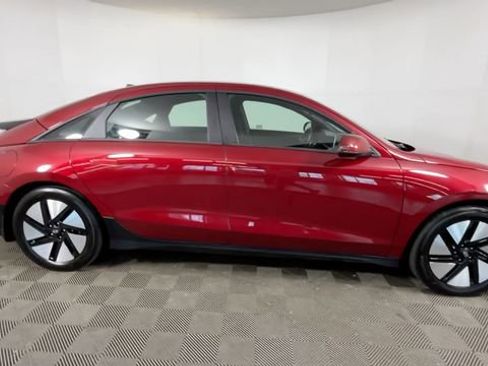 Used 2024 Hyundai Ioniq 6 SE RWD image 3