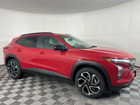 New 2026 Chevrolet Trax RS w/ Sunroof Package image 2