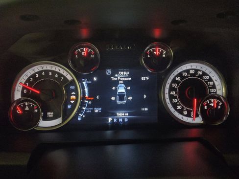 Used 2020 RAM 1500 Classic SLT w/ Luxury Group image 23