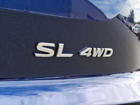 Used 2025 Nissan Pathfinder SL AWD/4WD image 33