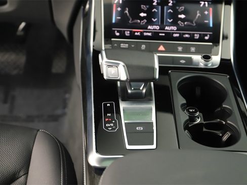 Used 2023 Audi Q8 Premium Plus w/ Premium Plus Package image 21