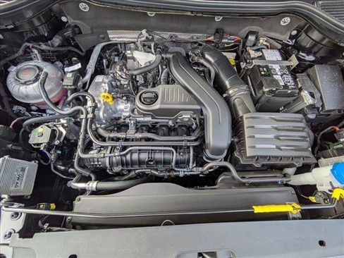 New 2026 Volkswagen Taos SE image 18