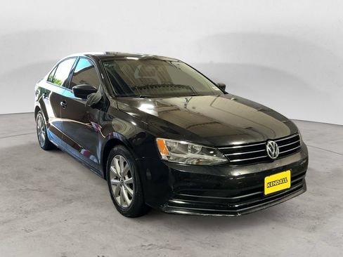 Used 2015 Volkswagen Jetta SE FWD image 3