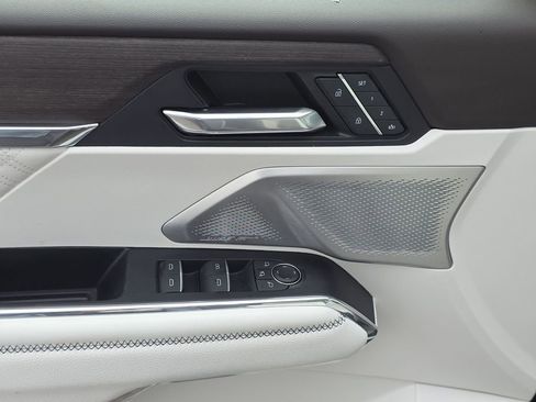 Used 2024 GMC Acadia Denali w/ Super Cruise Package image 17