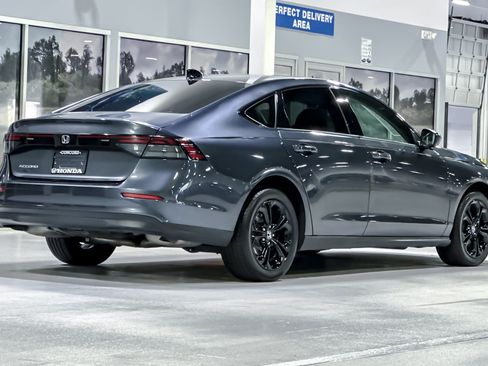 Used 2025 Honda Accord SE image 9