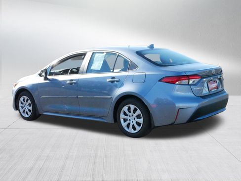 Certified 2022 Toyota Corolla LE image 5