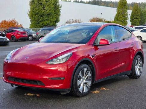 Used 2021 Tesla Model Y Long Range image 4