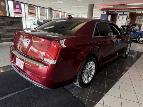 Used 2019 Chrysler 300 Touring L w/ Quick Order Package 22F RWD image 6