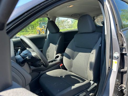 Used 2022 Honda HR-V LX image 16