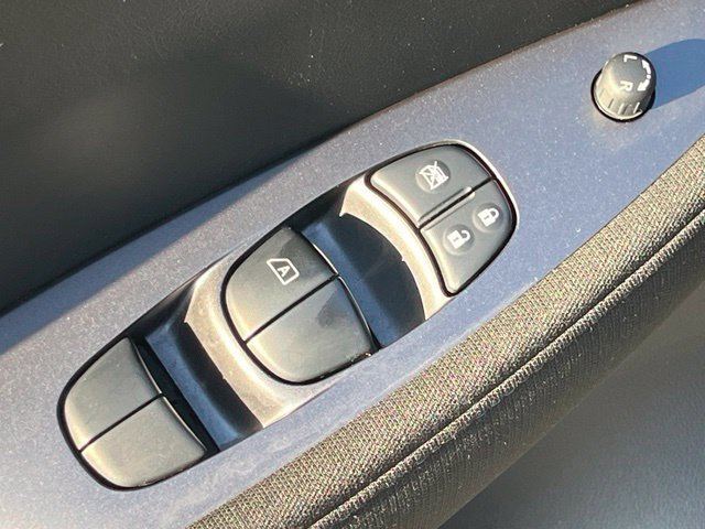 Used 2024 Nissan Leaf S FWD image 11