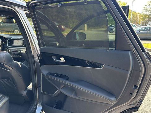 Used 2019 Kia Sorento SX image 15