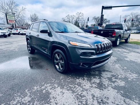 Used 2016 Jeep Cherokee 75th Anniversary image 8