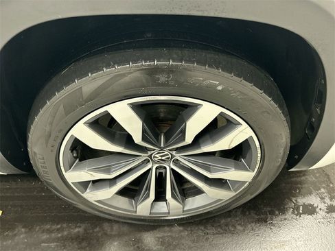 Certified 2023 Volkswagen Atlas SEL Premium image 12