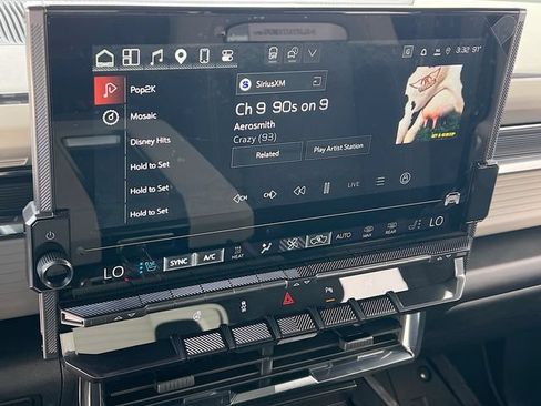 New 2026 GMC Hummer EV 4x4 Crew Cab image 10