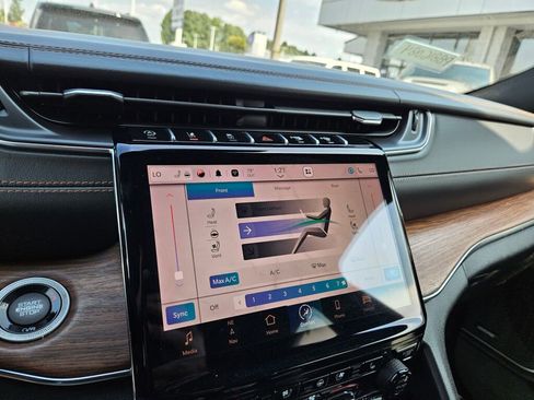 Used 2023 Jeep Grand Cherokee Summit w/ Luxury Tech Group V image 25