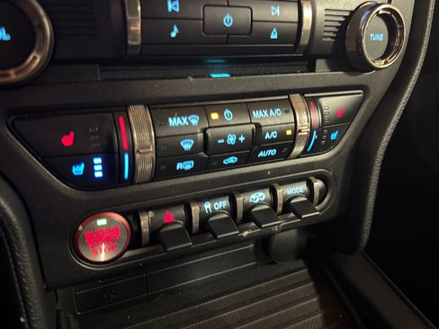 Used 2020 Ford Mustang Shelby GT500 w/ Technology Package image 19