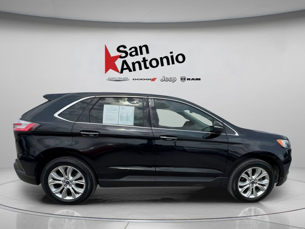 Used 2020 Ford Edge Titanium w/ Equipment Group 301A AWD/4WD image 16