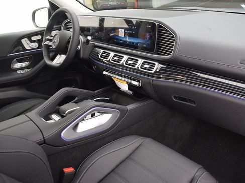 New 2026 Mercedes-Benz GLS 450 4MATIC image 14