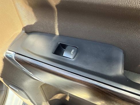 Used 2021 GMC Sierra 1500 SLT image 30