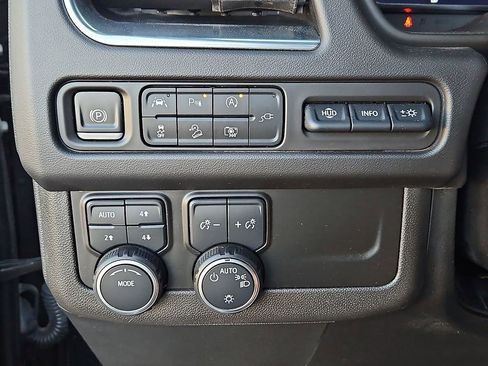 Used 2022 Chevrolet Tahoe High Country image 23