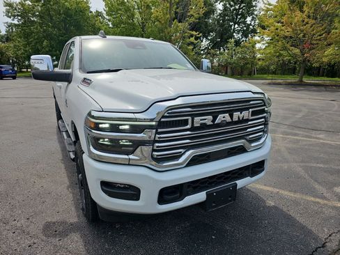Used 2025 RAM 2500 Laramie AWD/4WD image 8