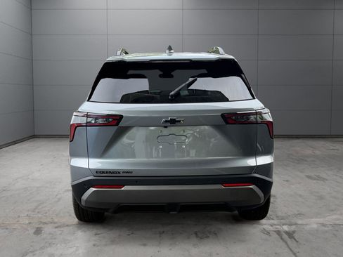 New 2026 Chevrolet Equinox LT w/ Convenience Package II AWD/4WD image 4