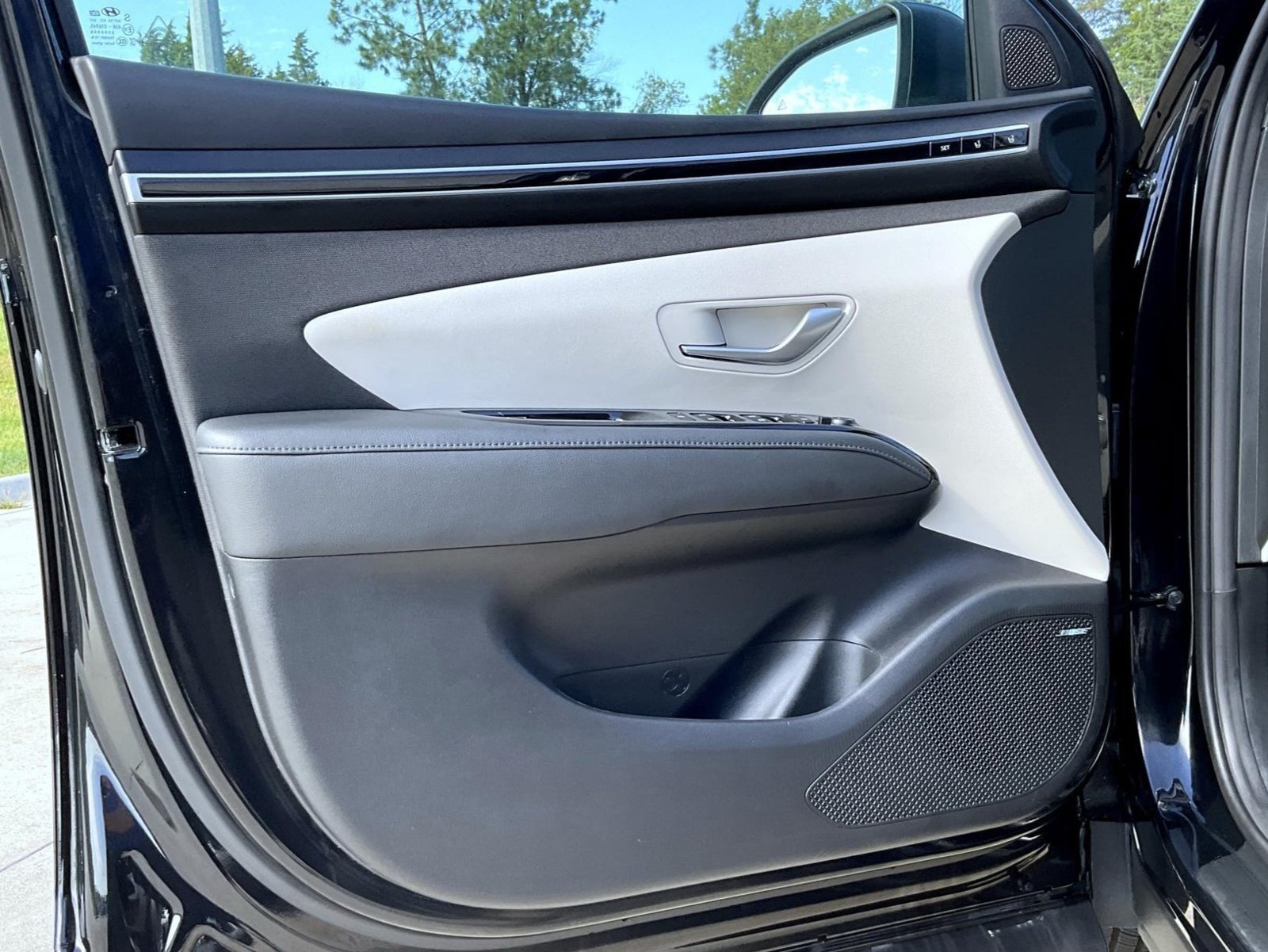 Certified 2024 Hyundai Tucson Limited AWD/4WD image 9