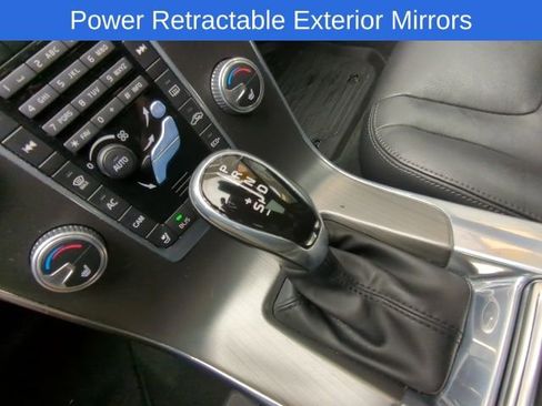 Used 2016 Volvo V60 T5 Premier w/ Convenience Package image 19