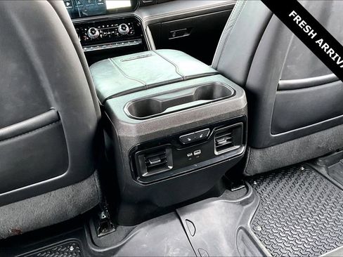 Used 2024 GMC Sierra 2500 AT4X image 11