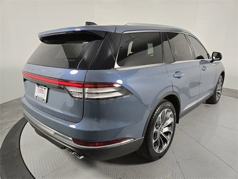 New 2026 Lincoln Aviator Premiere image 4
