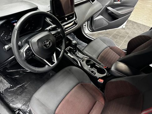 Used 2024 Toyota Corolla SE w/ SE Premium Package FWD image 32