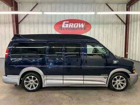 Used 2017 Chevrolet Express 2500 image 14