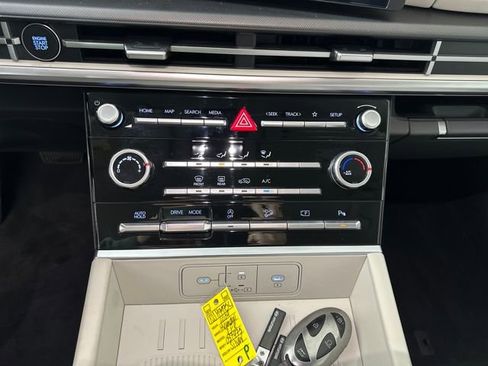 Used 2024 Hyundai Santa Fe SE image 23