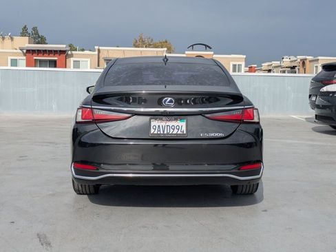 Used 2022 Lexus ES 300h w/ Premium Package FWD image 7