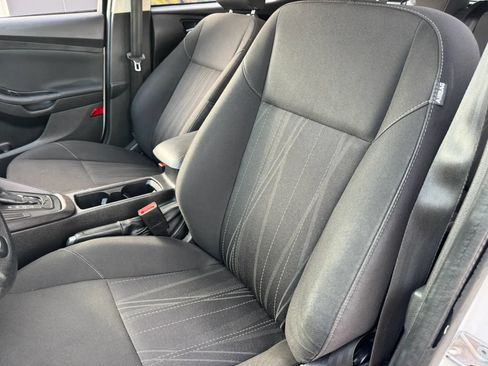 Used 2018 Ford Focus SE FWD image 16