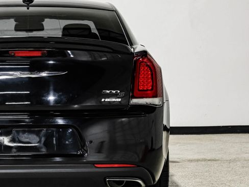 Used 2015 Chrysler 300 S w/ 300S Premium Group RWD image 62