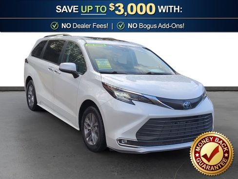 Used 2022 Toyota Sienna XLE image 10