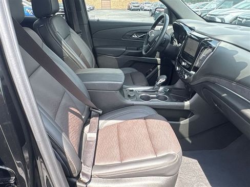 Certified 2023 Chevrolet Traverse High Country FWD image 29