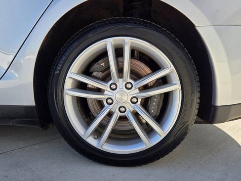 Used 2014 Tesla Model S 60 image 9