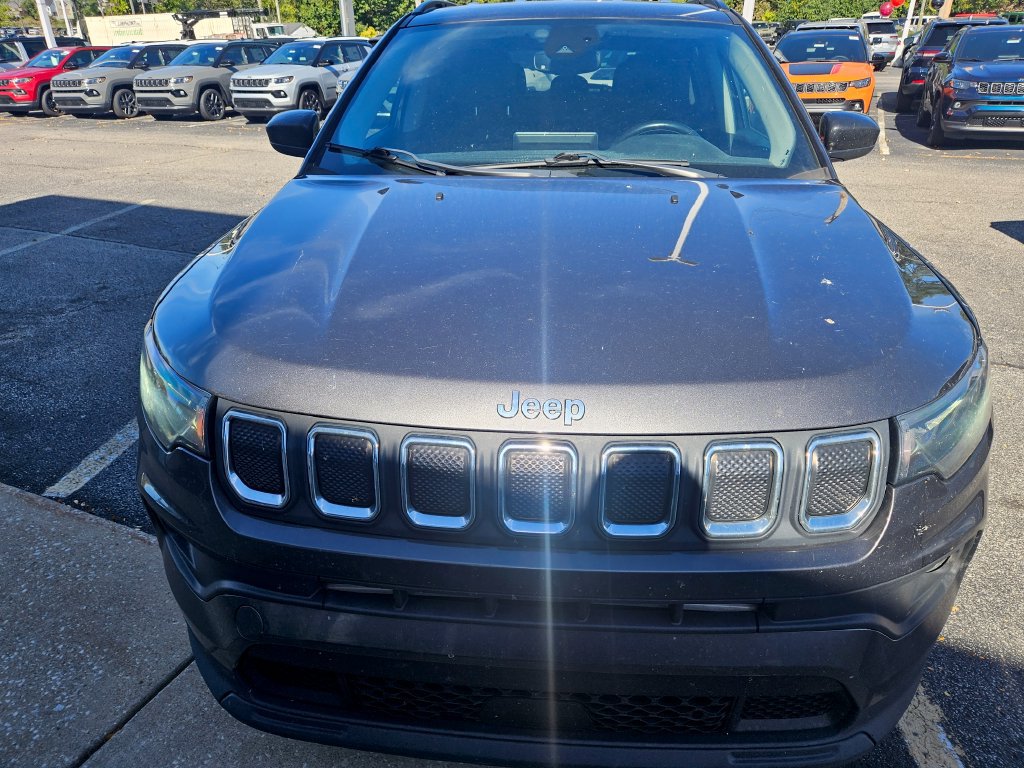 Used 2022 Jeep Compass Latitude AWD/4WD image 2