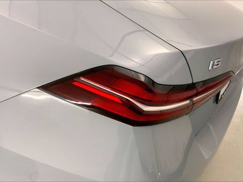 Certified 2025 BMW i5 M60 AWD/4WD image 28
